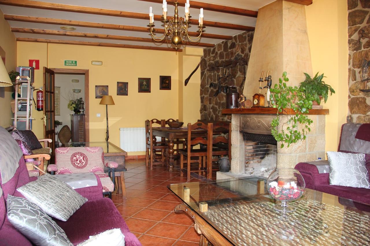 Hotel Mirador De Enterrias Esterno foto
